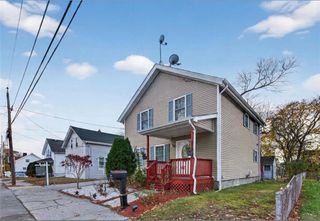 8 Arnold Avenue, Lincoln, RI 02865