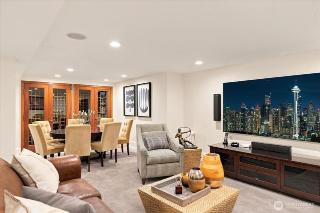 1215 E Lynn Street, Seattle, WA 98012