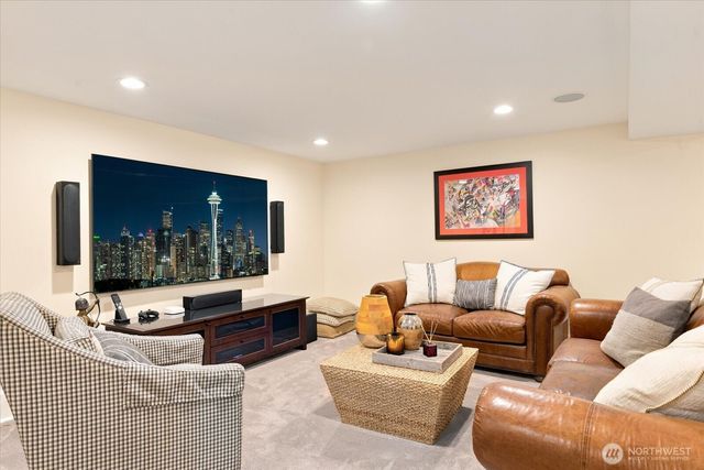 1215 E Lynn Street, Seattle, WA 98012