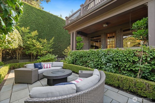 1215 E Lynn Street, Seattle, WA 98012