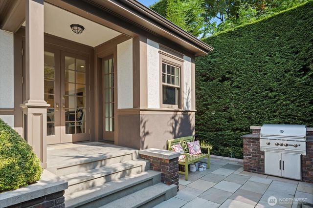 1215 E Lynn Street, Seattle, WA 98012