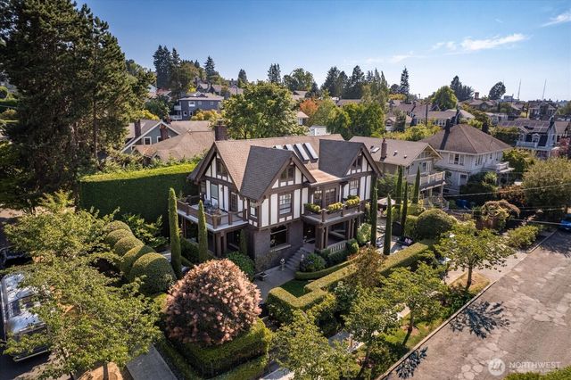 1215 E Lynn Street, Seattle, WA 98012