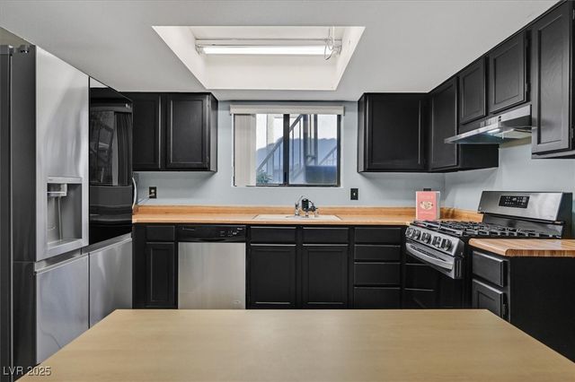 6737 West Charleston Boulevard 2, Las Vegas, NV 89146