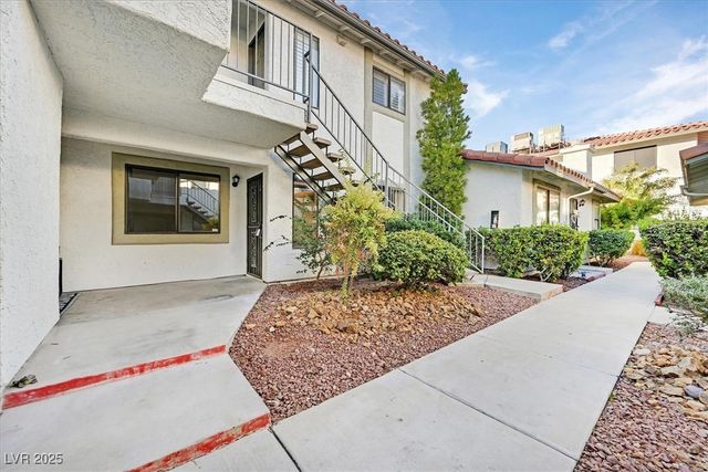 6737 West Charleston Boulevard 2, Las Vegas, NV 89146