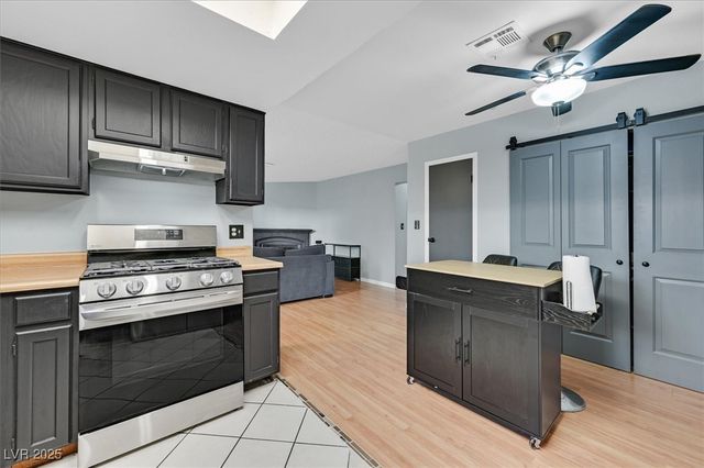 6737 West Charleston Boulevard 2, Las Vegas, NV 89146