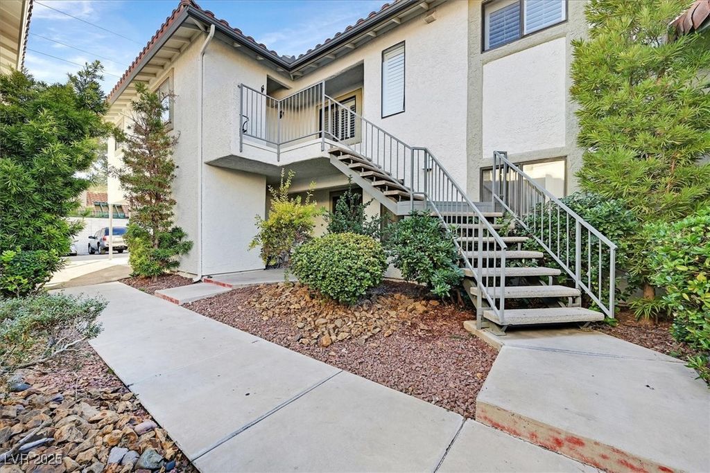 6737 West Charleston Boulevard 2, Las Vegas, NV 89146