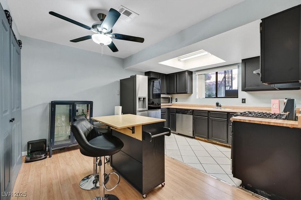 Image 6 of property listing at 6737 West Charleston Boulevard 2, Las Vegas, NV 89146