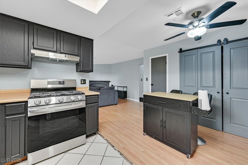 Image 7 of property listing at 6737 West Charleston Boulevard 2, Las Vegas, NV 89146