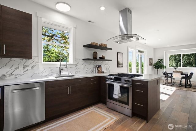 4812 S Frontenac Street, Seattle, WA 98118