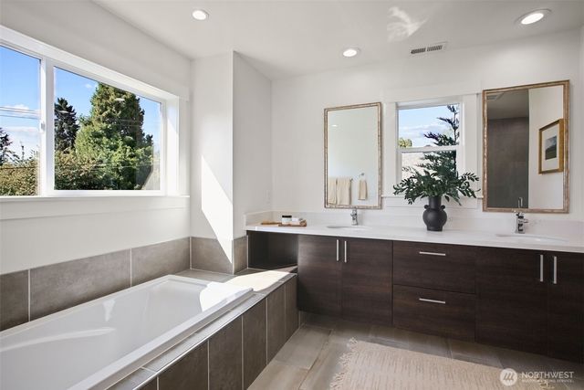 4812 S Frontenac Street, Seattle, WA 98118