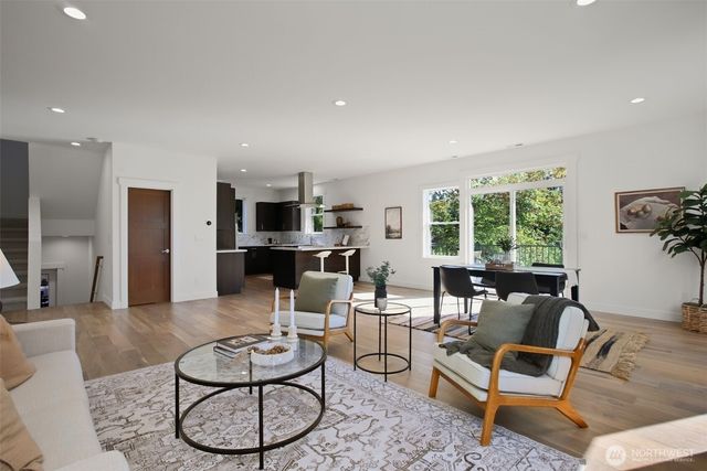 4812 S Frontenac Street, Seattle, WA 98118