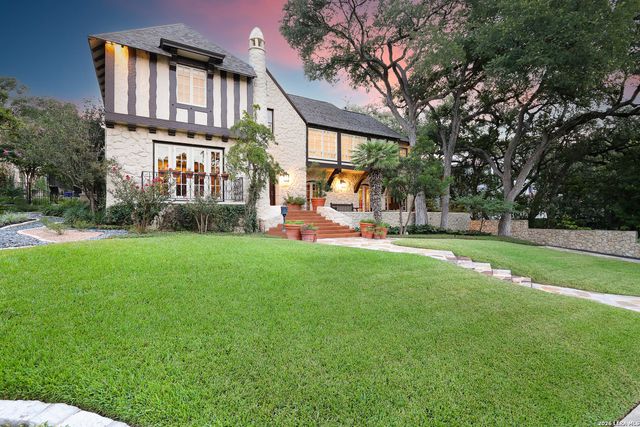227 Devine Rd, Olmos Park, TX 78212