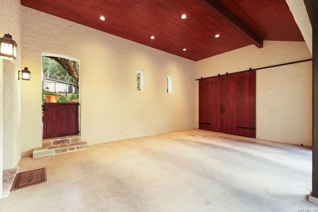 227 Devine Rd, Olmos Park, TX 78212