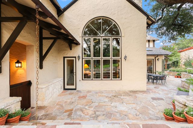 227 Devine Rd, Olmos Park, TX 78212