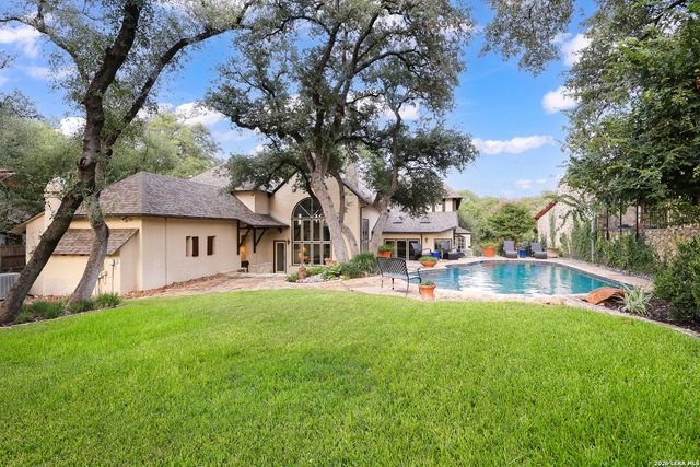 227 Devine Rd, Olmos Park, TX 78212