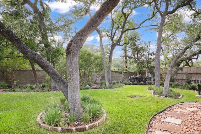 227 Devine Rd, Olmos Park, TX 78212