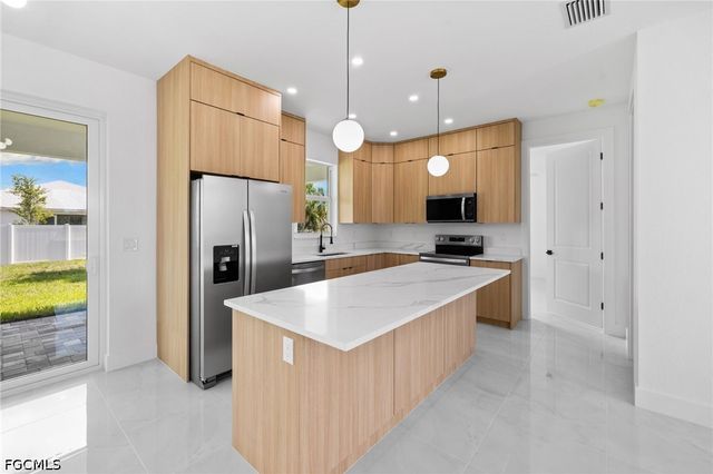 1337 NE 33rd ST, Cape Coral, FL 33909