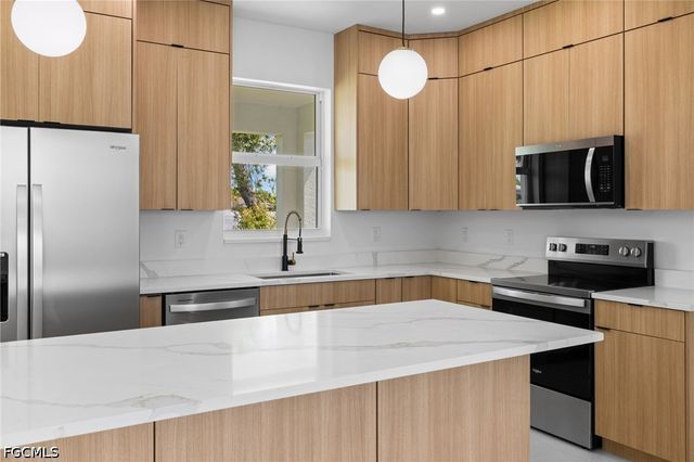 1337 NE 33rd ST, Cape Coral, FL 33909