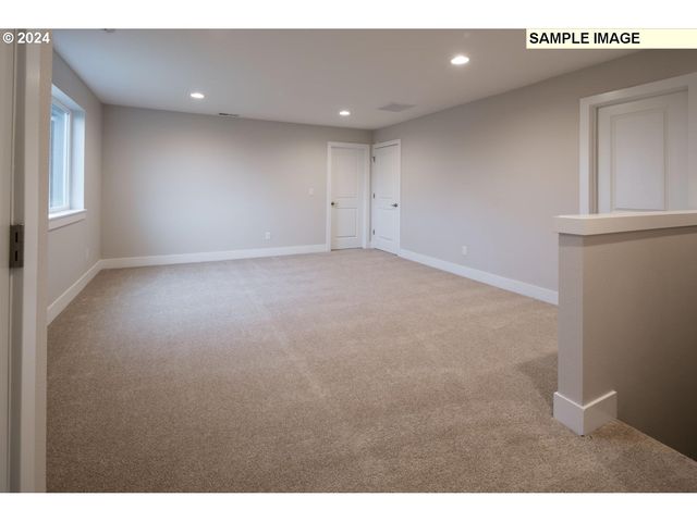 2080 S RIVER Rd, Kelso, WA 98626