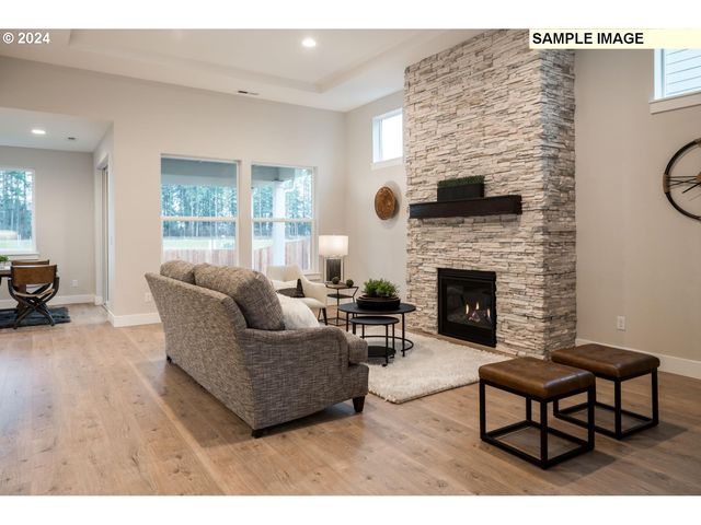 2080 S RIVER Rd, Kelso, WA 98626