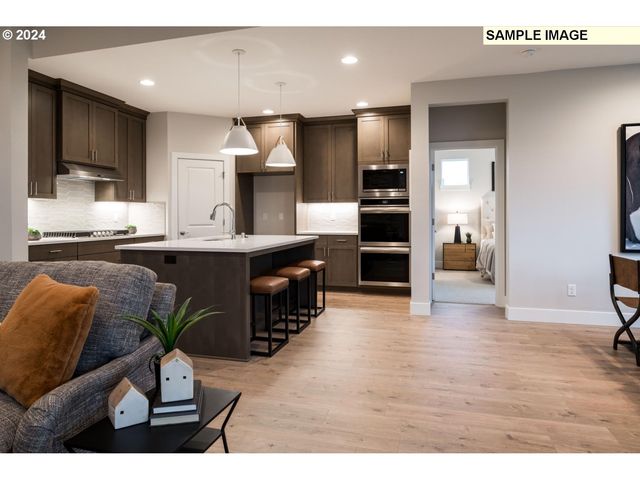 2080 S RIVER Rd, Kelso, WA 98626