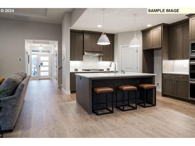 2080 S RIVER Rd, Kelso, WA 98626