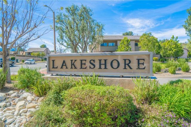 24430 Nicklaus Drive L2, Valencia, CA 91355