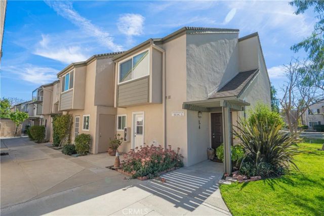 24430 Nicklaus Drive L2, Valencia, CA 91355