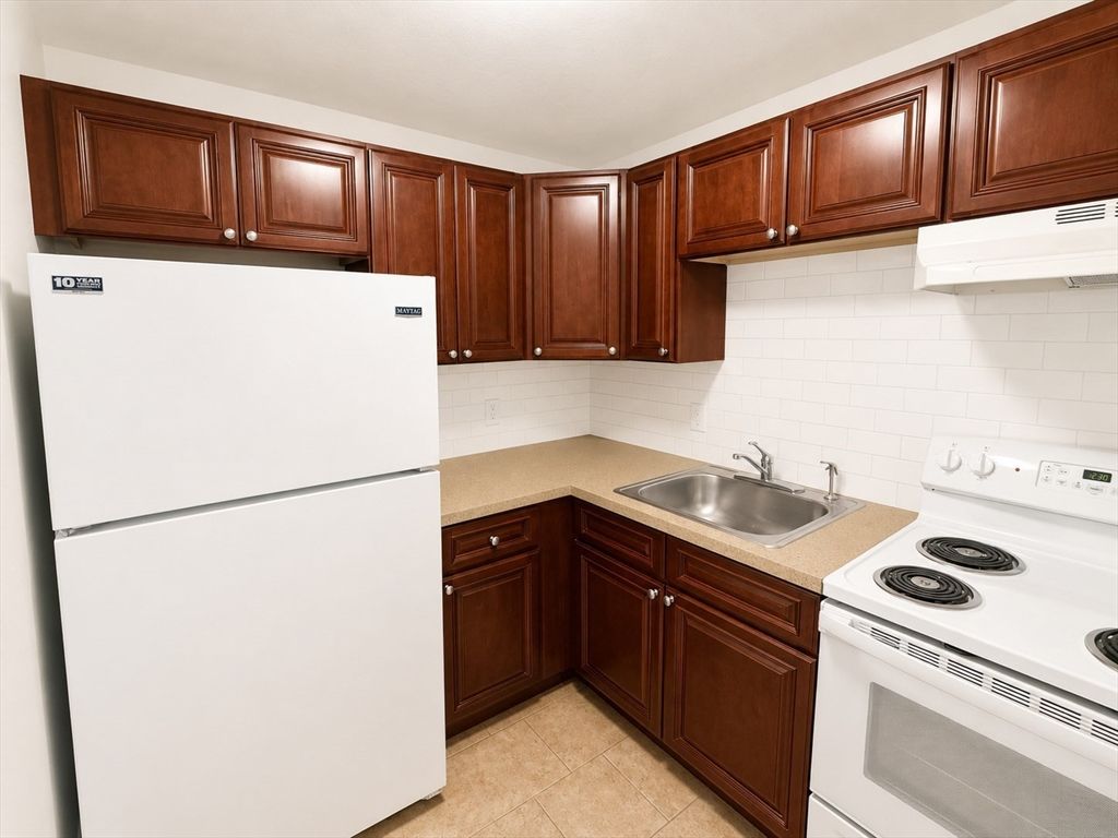 350 Highland Ave L2, Everett, MA 02148