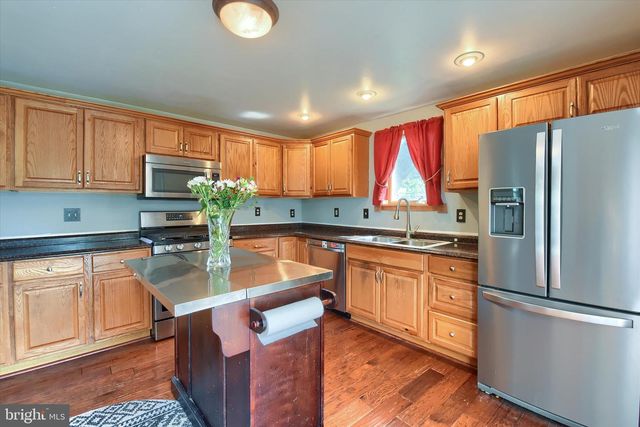 5615 N FRONT ST, Harrisburg, PA 17110