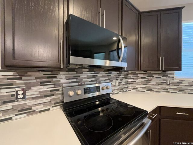8708 Laurel Canyon, Universal City, TX 78148