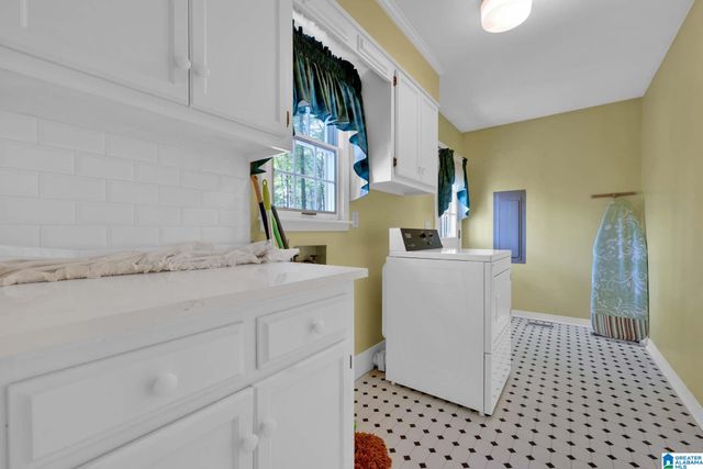1502 BETH STREET NW, Cullman, AL 35057