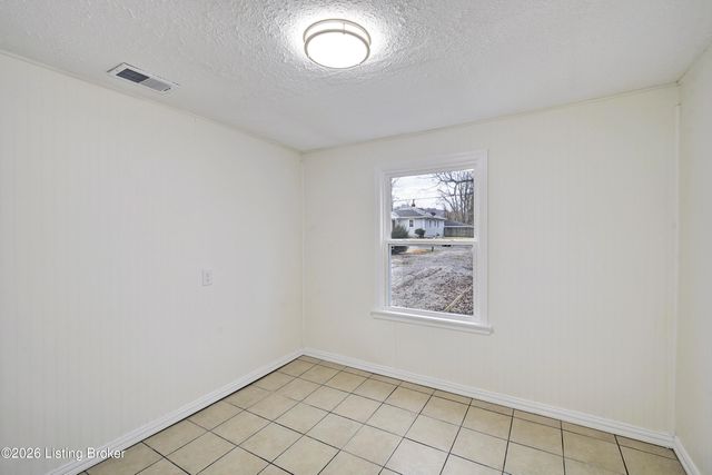 4511 Rose Farm Dr, Louisville, KY 40258