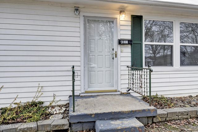 4511 Rose Farm Dr, Louisville, KY 40258