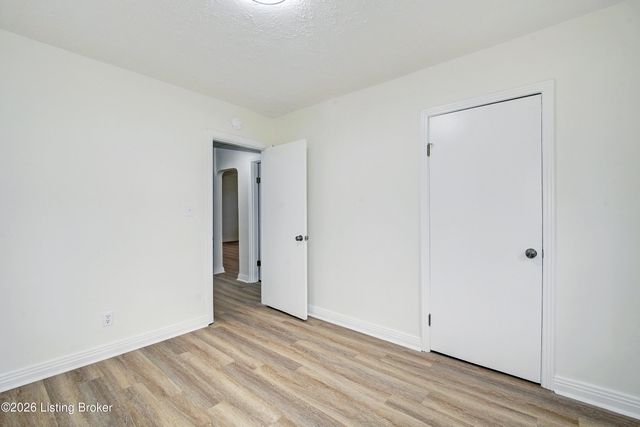 4511 Rose Farm Dr, Louisville, KY 40258