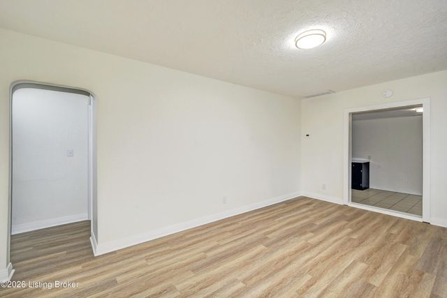 4511 Rose Farm Dr, Louisville, KY 40258