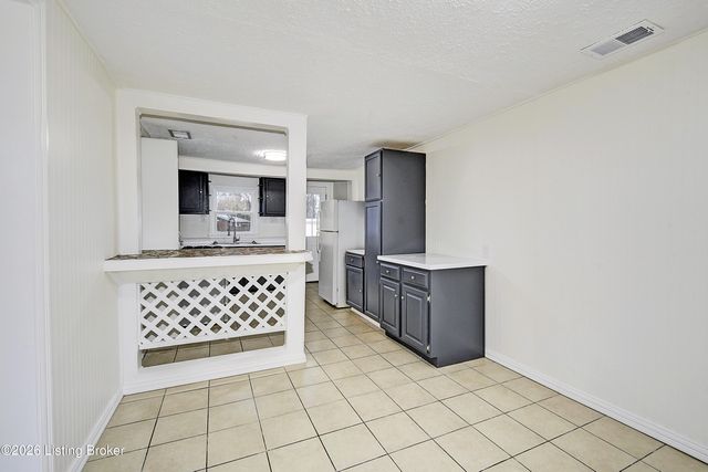 4511 Rose Farm Dr, Louisville, KY 40258