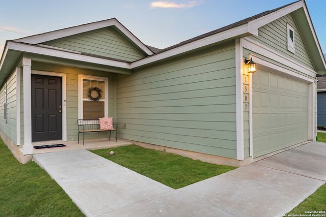 1307 Flame Tanager, San Antonio, TX 78245