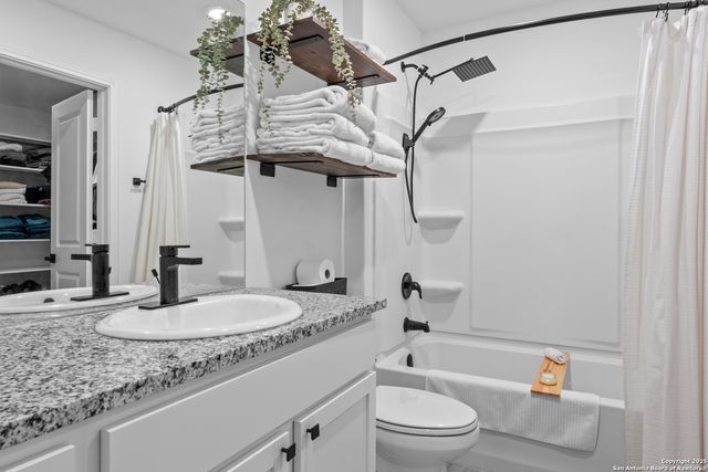 1307 Flame Tanager, San Antonio, TX 78245