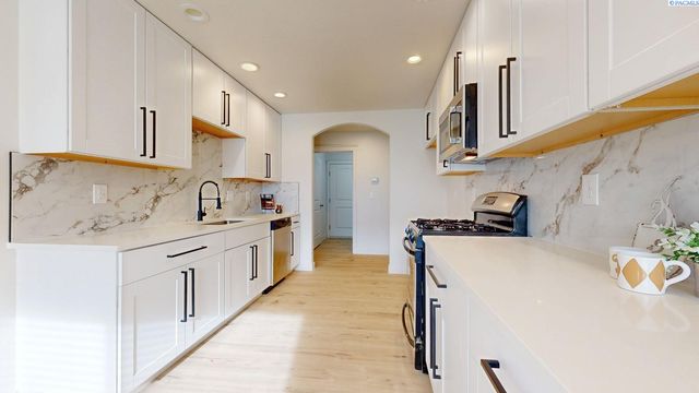 4816 Bilbao Drive, Pasco, WA 99301