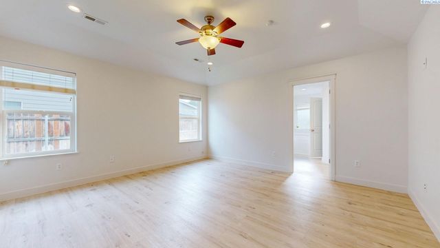 4816 Bilbao Drive, Pasco, WA 99301