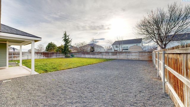 4816 Bilbao Drive, Pasco, WA 99301