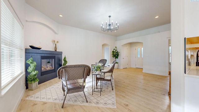 4816 Bilbao Drive, Pasco, WA 99301