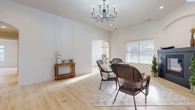 4816 Bilbao Drive, Pasco, WA 99301