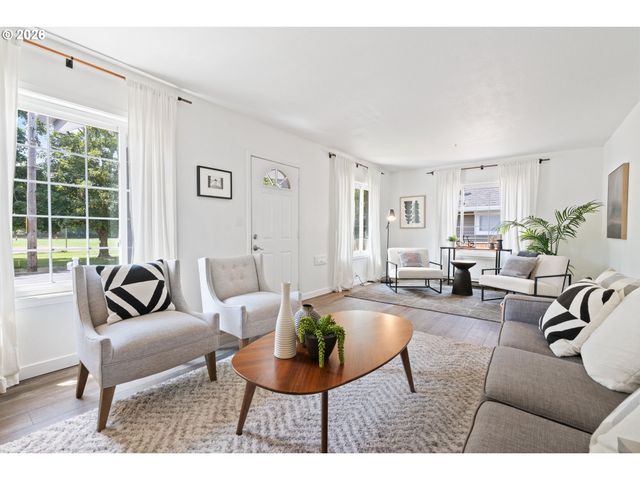 6820 N DELAWARE Ave, Portland, OR 97217