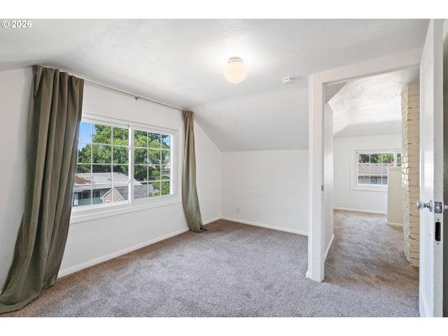 6820 N DELAWARE Ave, Portland, OR 97217