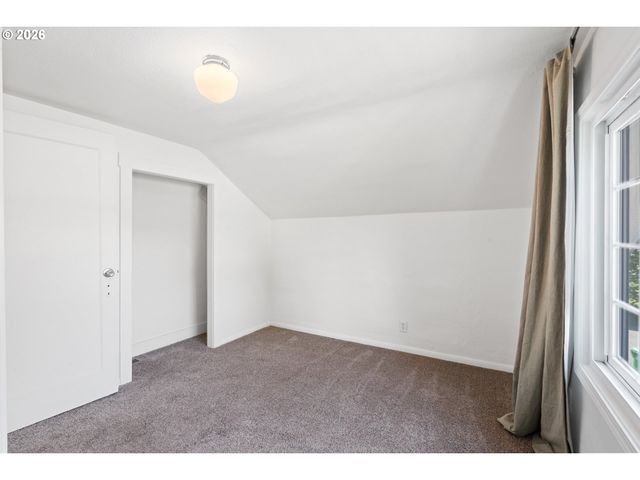 6820 N DELAWARE Ave, Portland, OR 97217