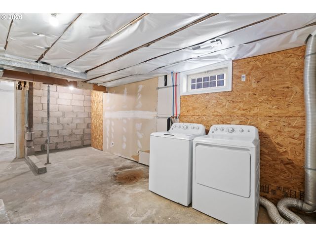 6820 N DELAWARE Ave, Portland, OR 97217