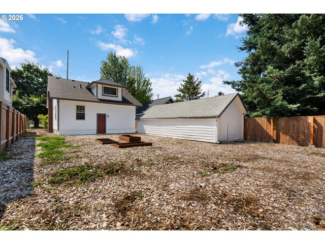 6820 N DELAWARE Ave, Portland, OR 97217