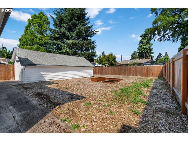 6820 N DELAWARE Ave, Portland, OR 97217